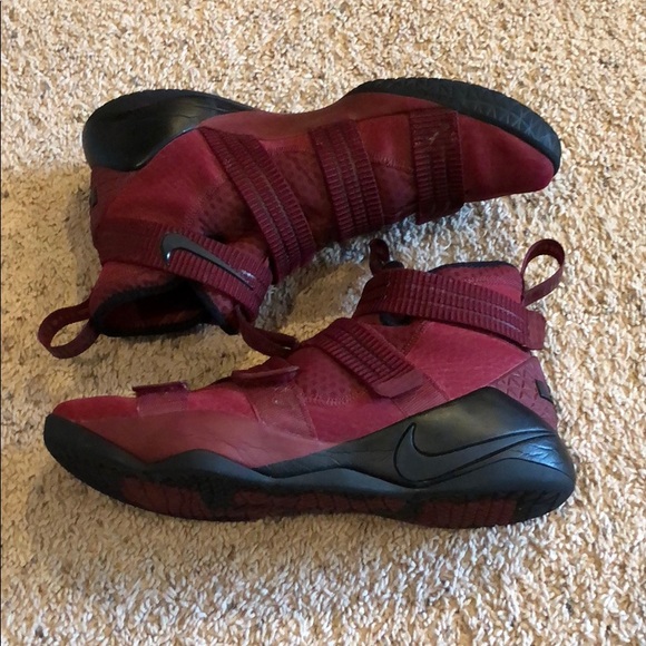 maroon lebron soldier 11